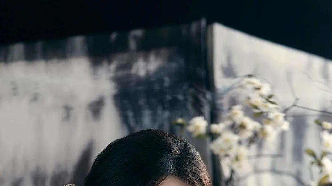 七律·香闺意未消