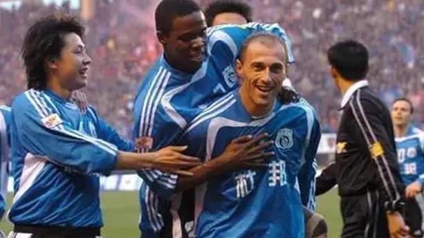 悲哀！中国足球职业化三大霸主，广州大连均解散，山东陷假球漩涡