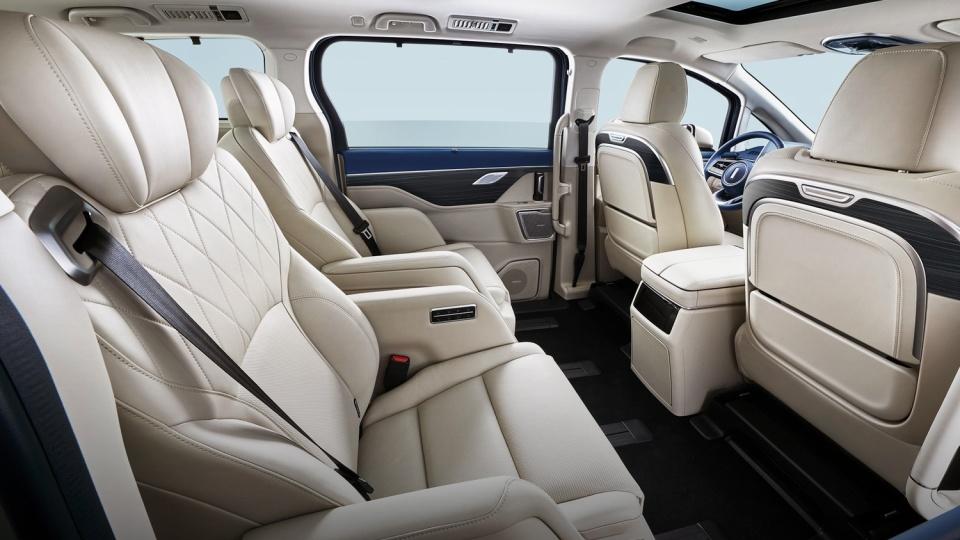 ?“被忽视”的高端混动MPV，从37.58万降到22万多，还要啥GL8？