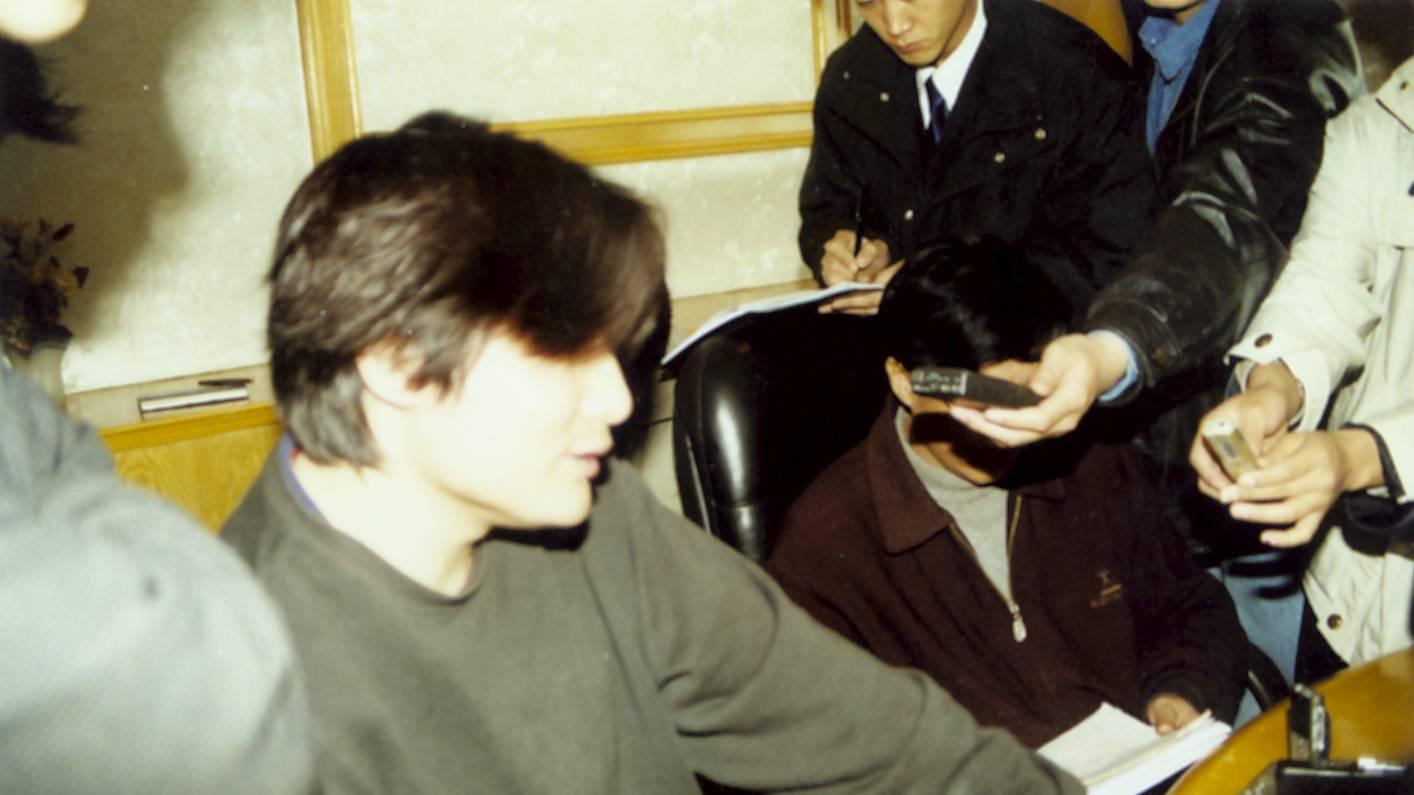 2000年辽足曲乐恒车祸事件 家人发布会怒揭争议 （图片独家）