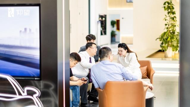 仰望U7长沙上市，以划时代技术重塑新能源旗舰标杆！