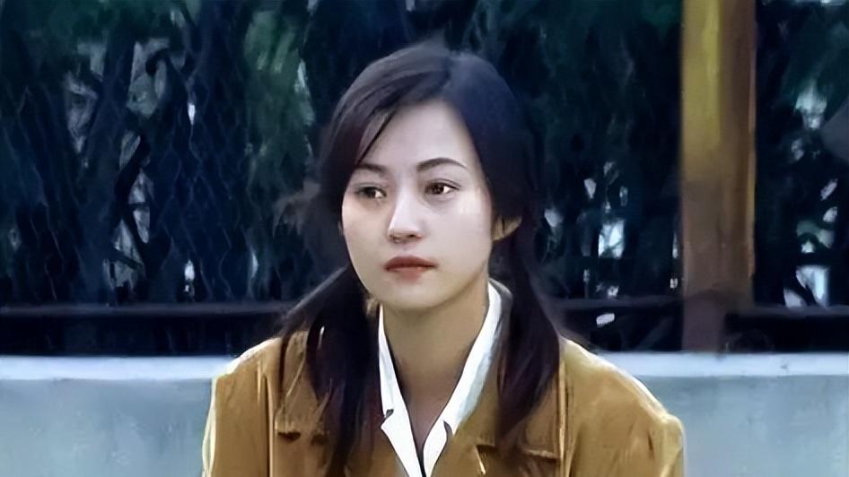 他娶过郝蕾，爱过王珞丹，负了殷桃，没想到38岁却又娶小10岁的她