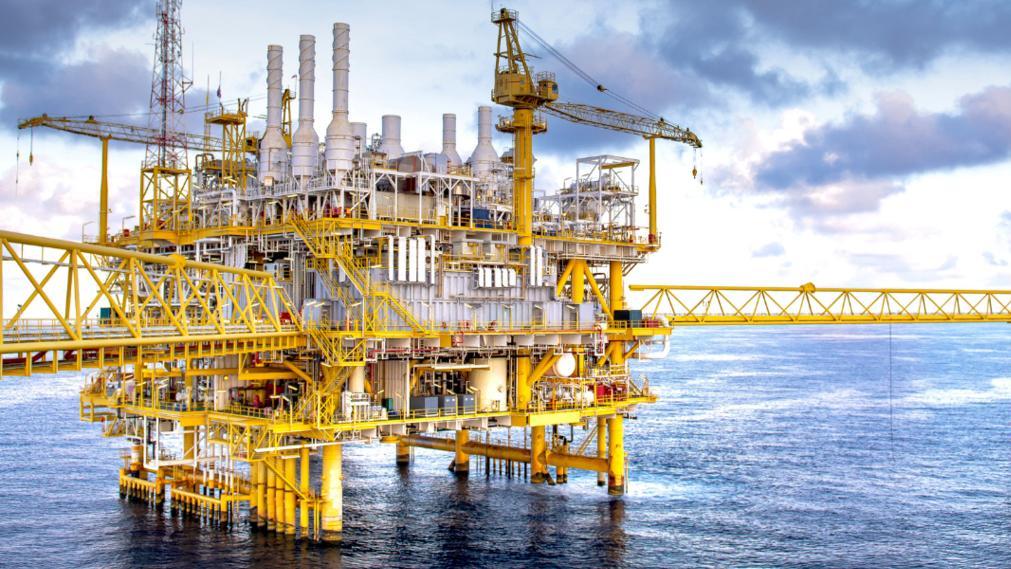 特洛A钻井平台，472米的巨型建筑，竟是建好后才移过去的