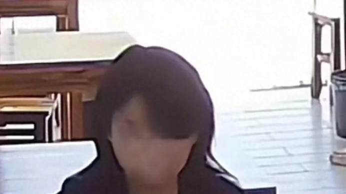 恶心到爆！女子竟把鼻涕纸塞进辣椒罐，后续操作更让人炸裂！