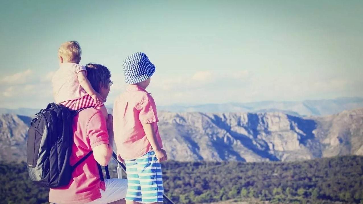 爸爸少缺席、妈妈不心累，这种“低配版带娃”你听说过吗？