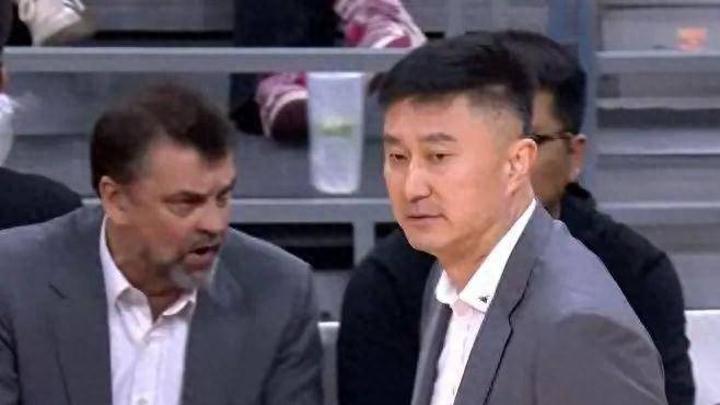 广东或裁掉伯克，杜锋冲5保6暗藏玄机，季后赛对手基本确定
