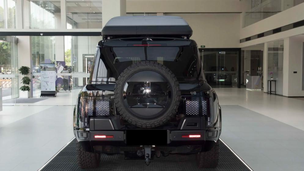 外观刚柔并济，最大功率880kW，仰望U8越野玩家版推出一系列优惠