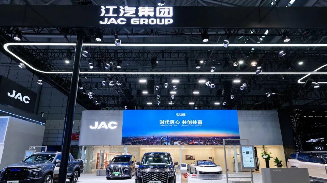 “高端化、智能化、绿色化”   江淮汽车闪耀2025合肥国际新能源车展