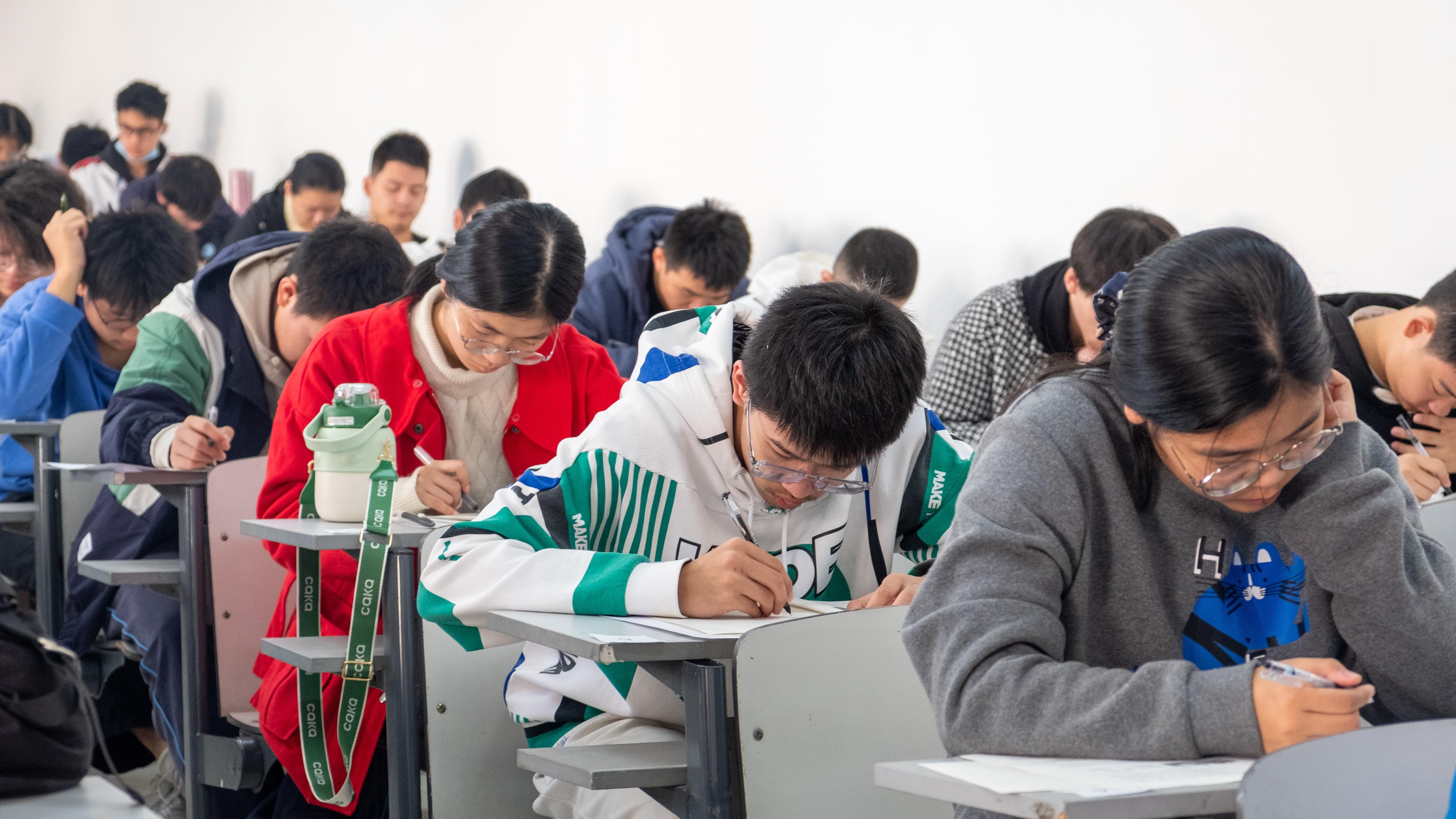 浙江2025年高考复读学校排名前3推荐！学费、师资、提分揭秘