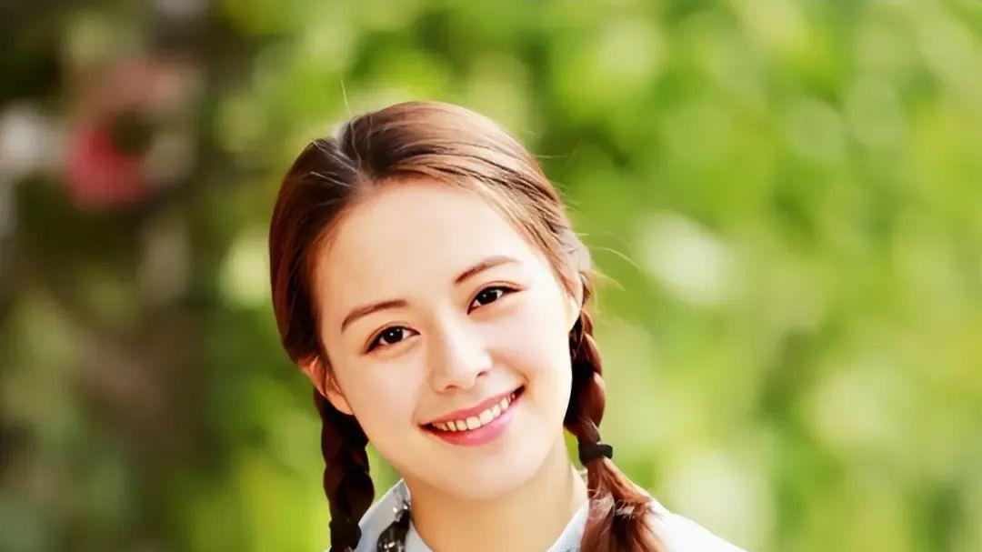 被央视喂了 20 年资源，演 40 次女主仍查无此人？这位 “小宁静” 藏得太深