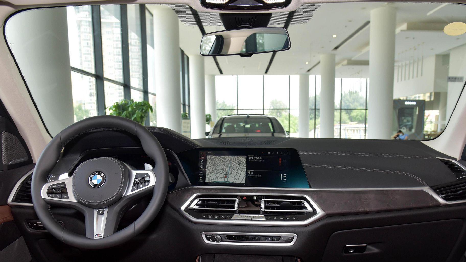 新宝马X5正式上市，降价增配成最大亮点！