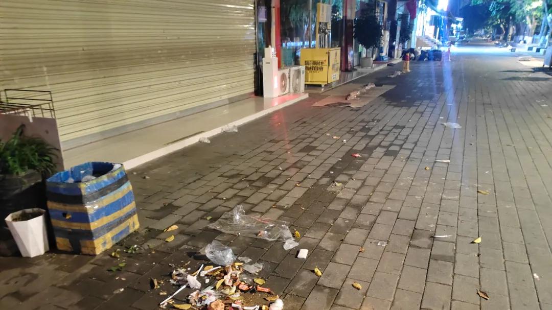 ￼ 外地出差者眼中的绵阳街景：塘汛街道红桥西路“特别的脏乱差”