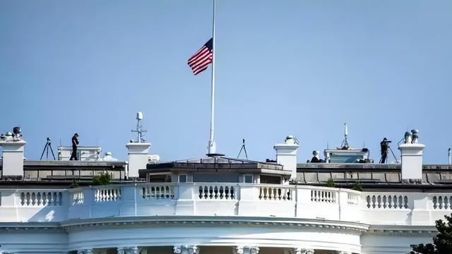 特朗普裁人！误打误撞给中国带来好消息，数十名反华分子被一窝端