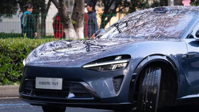 小米YU7来袭，车长近5米，颜值、智能在线，上市后能否延续爆款？