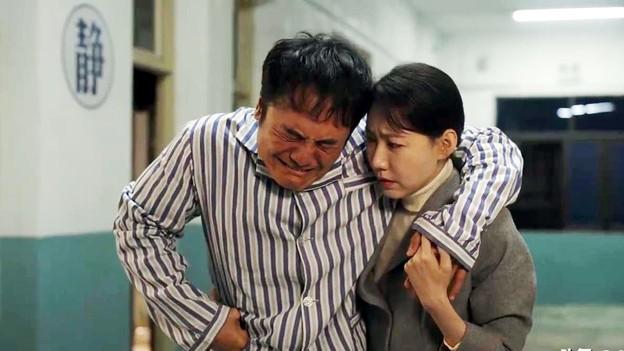 《六姊妹》赡养迷局：5个妹妹集体装傻，为何最受宠的老六拒绝养妈？