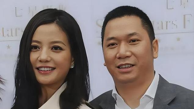 赵薇离婚最大受害者不是黄有龙！48岁赵薇早已不是“小燕子”！