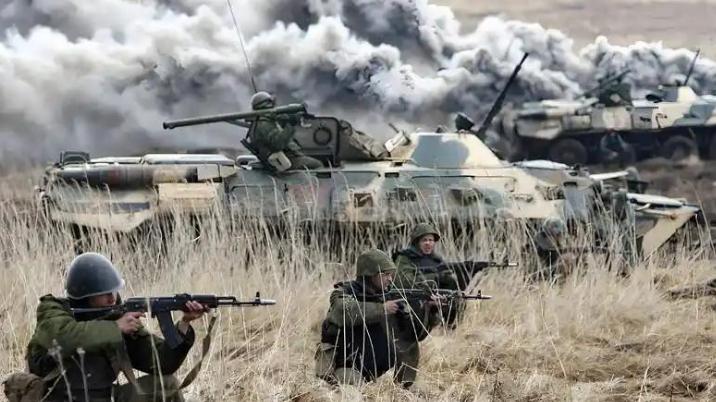 乌军女兵血染前线 , 泽连斯基陷绝境求援无门