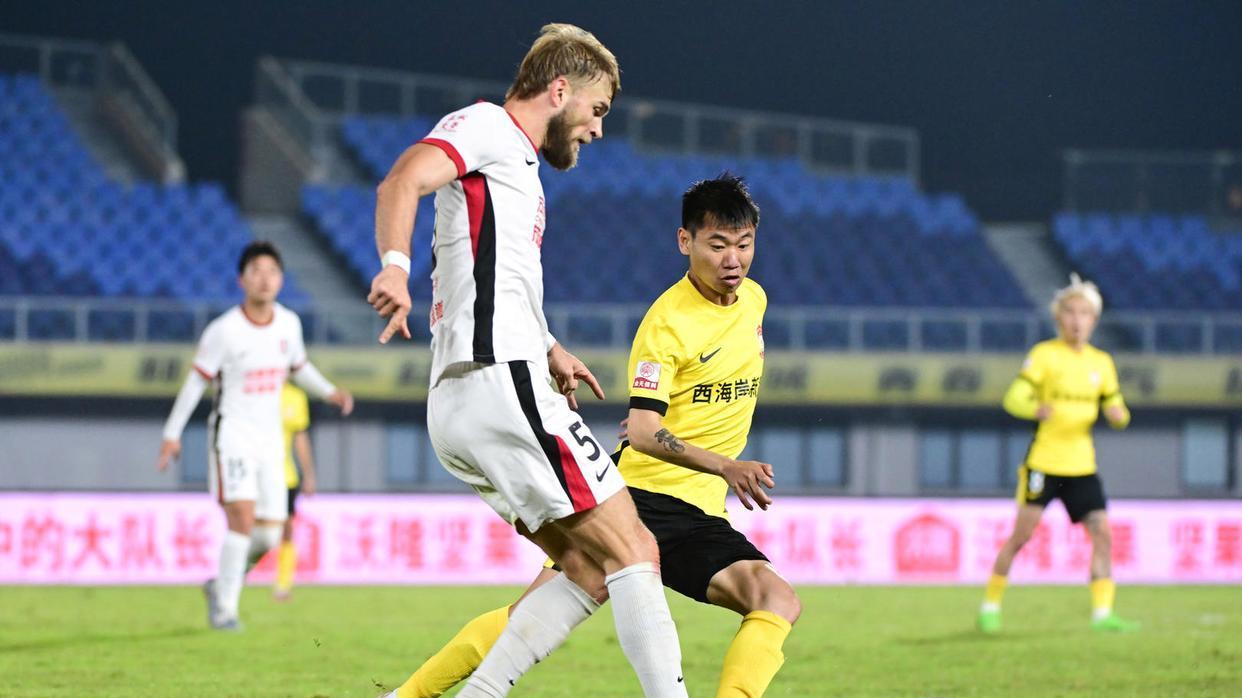 中超奇观：争冠三队互相礼让，第四名成保级关键因素，都怪这支队