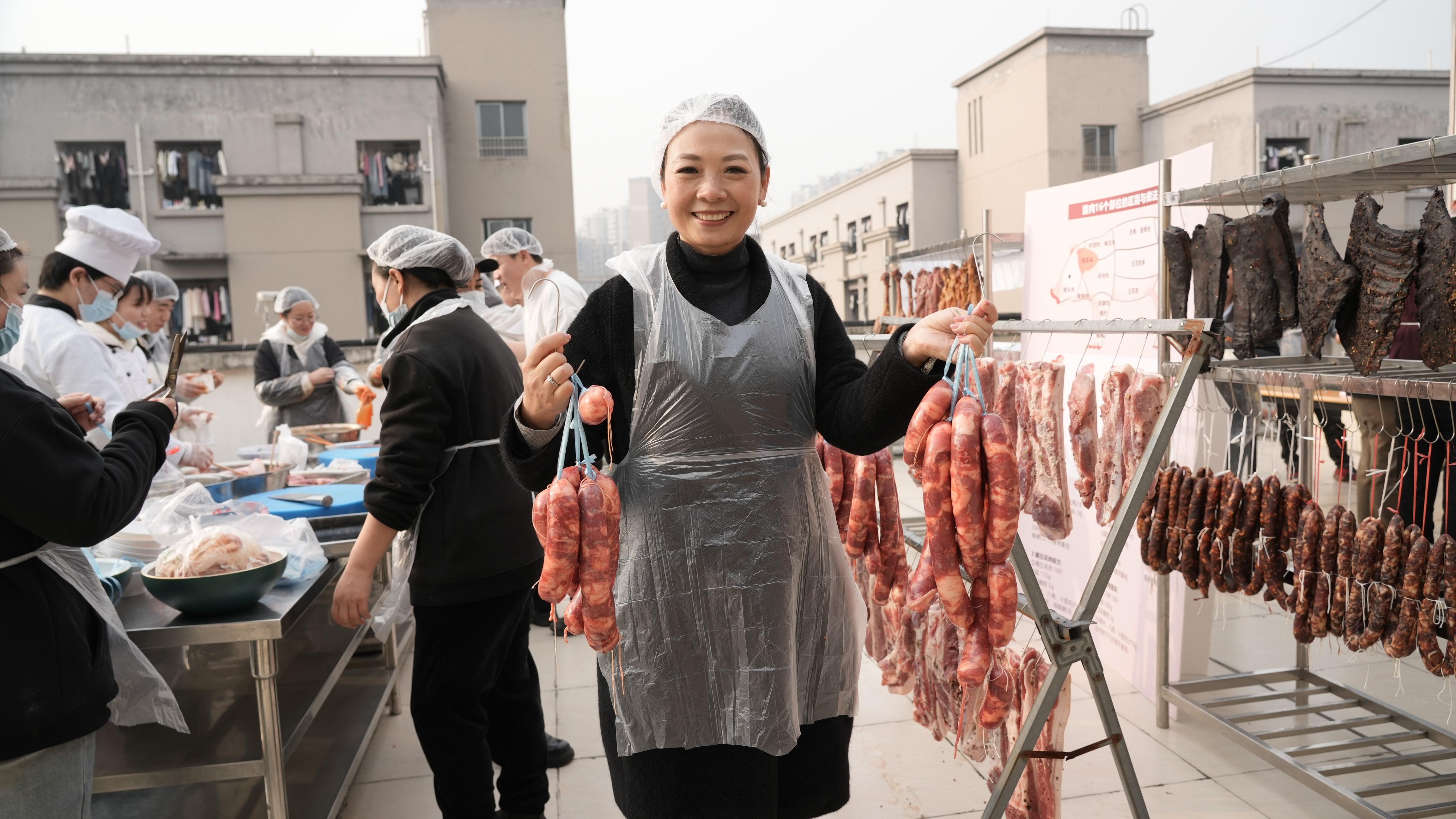 传承餐饮初心 共酿银杏年味——成都银杏酒店管理学院举办年货制作文化传承活动