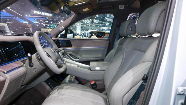腾势N9DM亮相曼谷车展，新车定位中大型SUV，理想L9同级车型国内售价38.98万元起