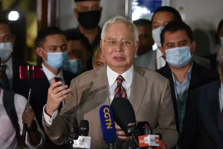 马来民族统一机构为什么叫“巫统”，而不是叫“马统”？