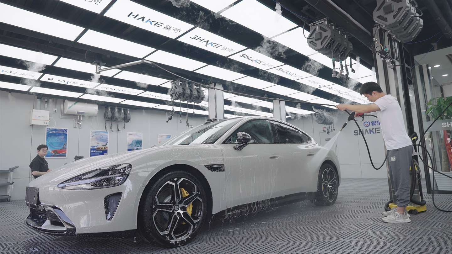 贴车衣选门店？4S 店 / 授权店 / 综合店 / 网红店怎么选不踩坑？