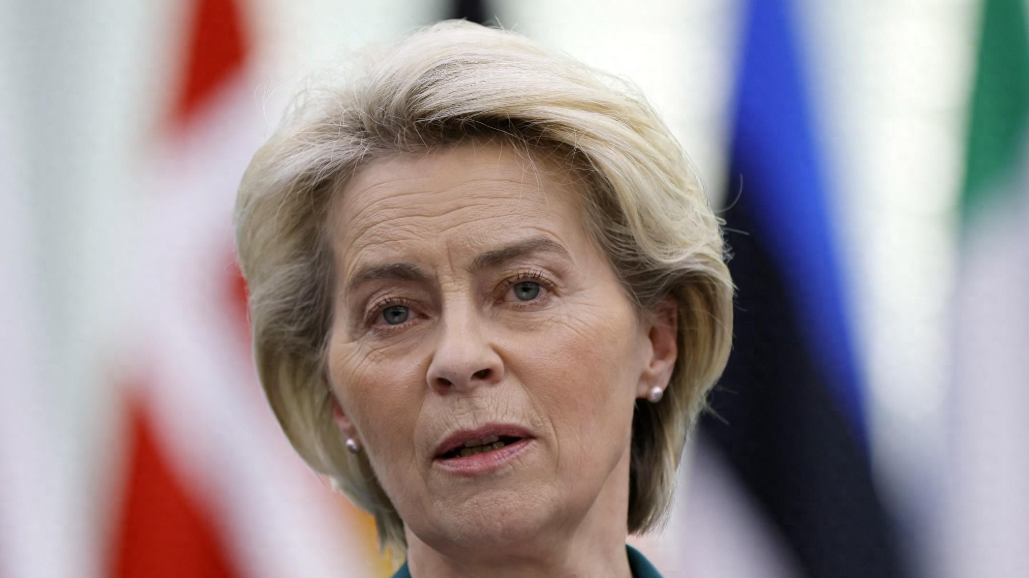 欧盟电车谈判耍滑，中方连下杀招，直接将其逼入中美两线作战死局