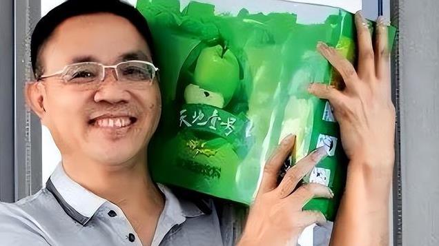 北大才子陈生：毕业去卖猪肉，拿2亿为村民建别墅，如今不敢回村