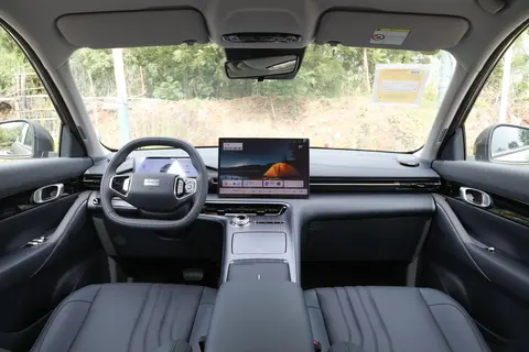 10 万级纯电对比银河 E5，便宜真的没坑？