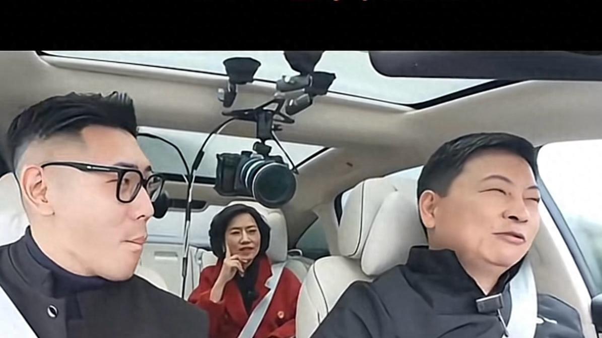 DeepSeek回答余承东"人人买得起"，华为尴尬带火友商三千块小折叠