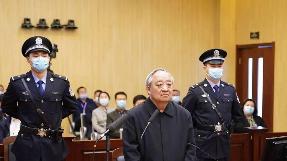 禁止违规吃喝变成不吃不喝？是谁在背后搞小动作