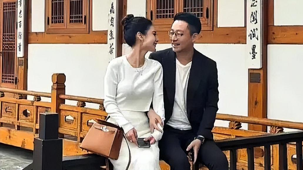 汪小菲马筱梅大婚现场状况多：马发脾气张兰被喷朱时茂现身