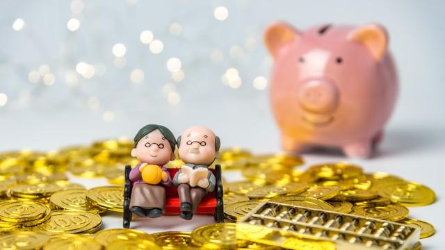 退休人员陆续收到8月养老金，大多比7月高了几十元，咋回事？