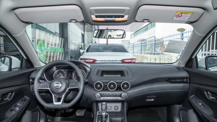 动力一般、用料普通，轩逸10月销量稳超3万台，到底谁在买