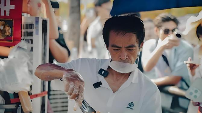 “鸡排哥” 走红的三个启示，个个都令人唏嘘
