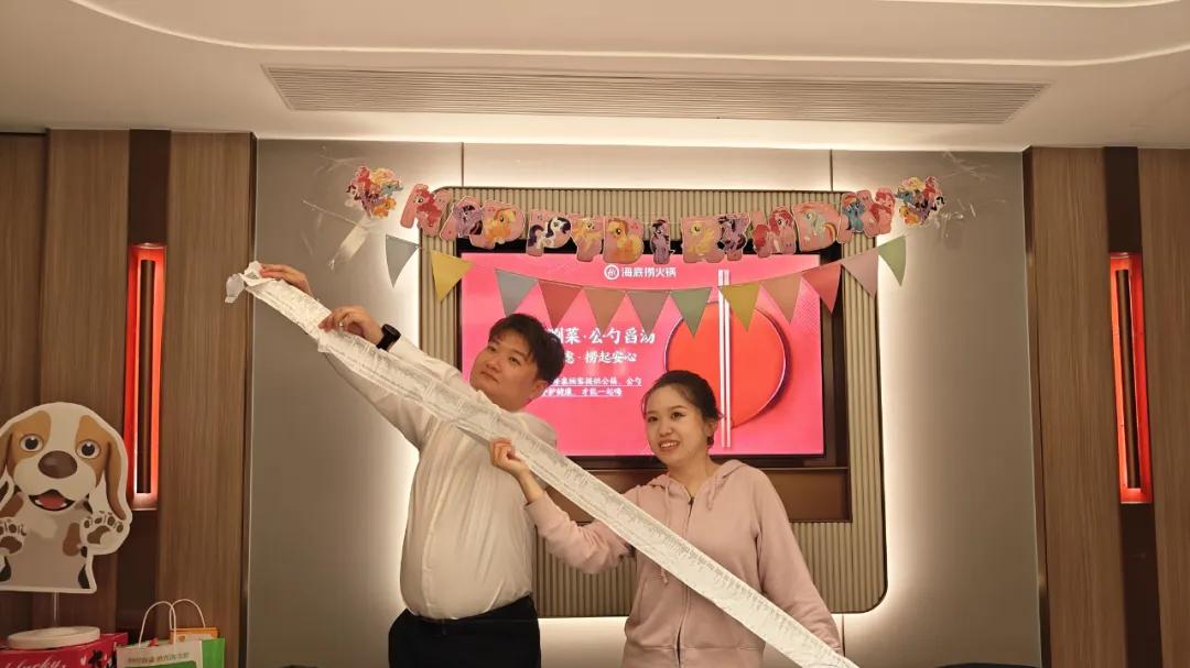 95后新人“整顿”婚礼：花2.25万元在海底捞办140人婚宴