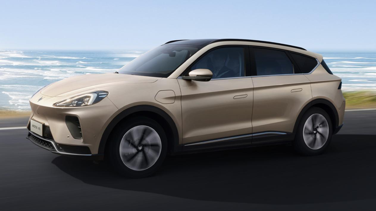 极狐阿尔法T6：2915mm轴距+座椅按摩，北汽极狐舒享空间碾压同级纯电