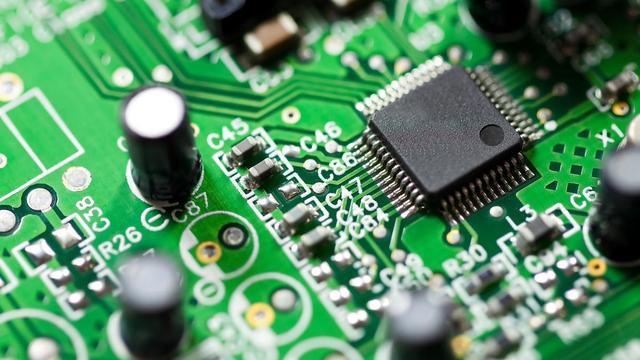 2025中国芯片：洗牌、反围堵、“死磕28nm”练内功