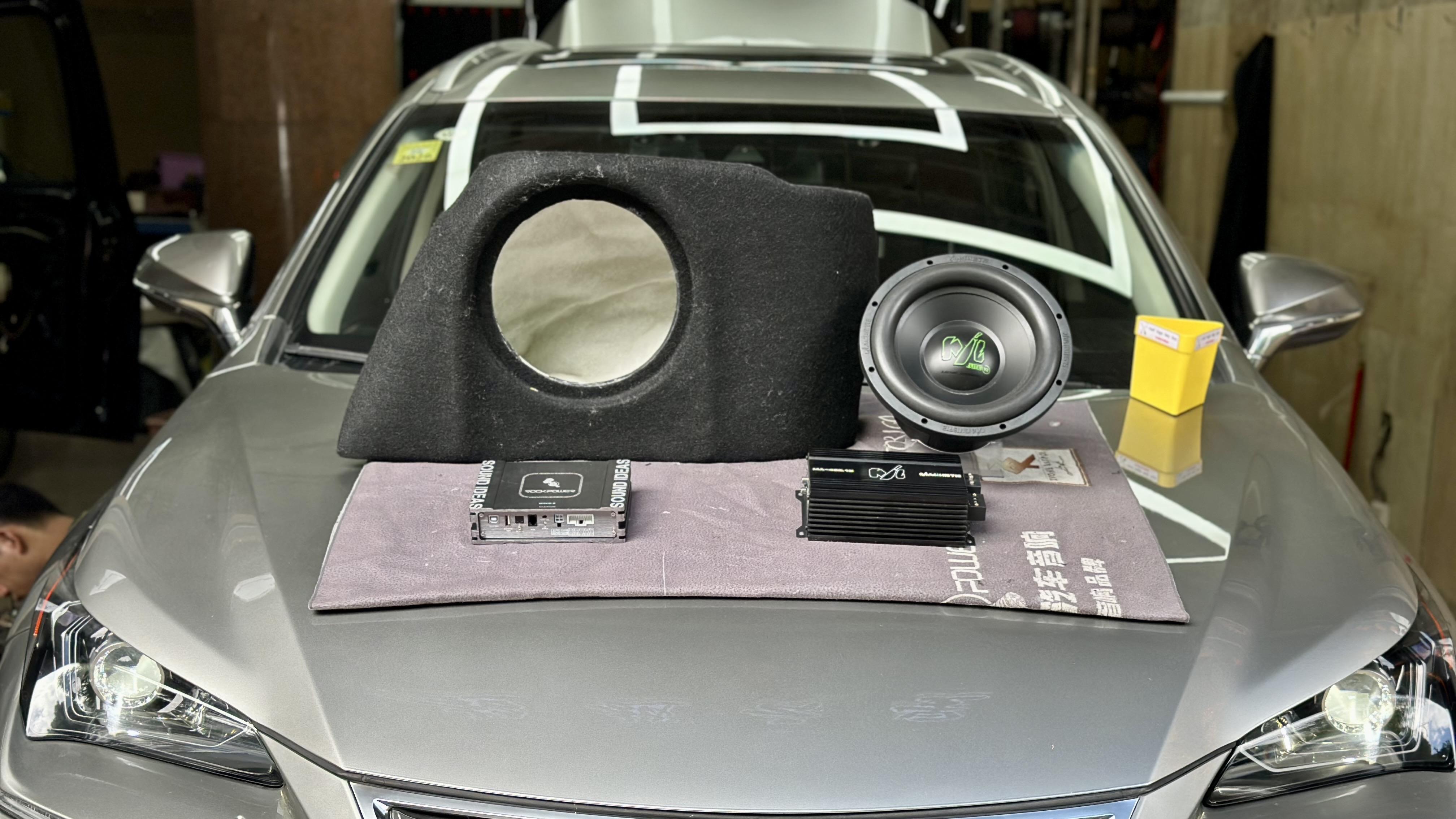 分享雷克萨斯NX300H升级洛克力量Mini8.6+专用补型箱阿尔法低音