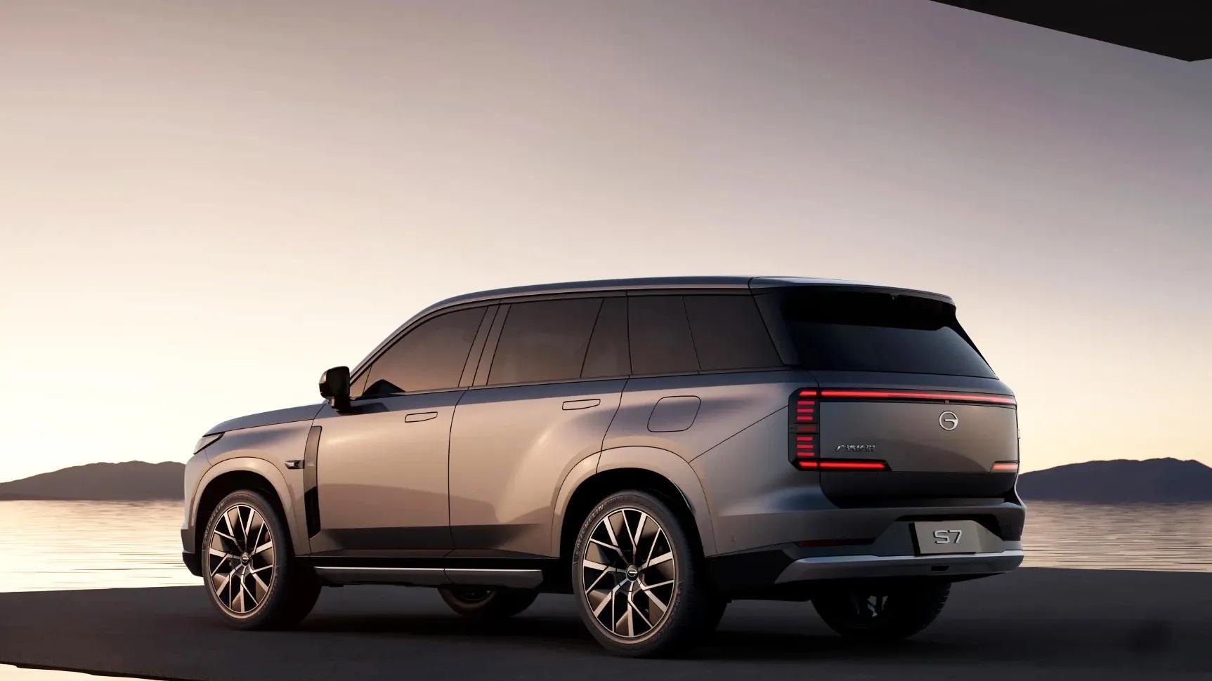 国产版“路虎”来袭，17.58万，续航超1150公里，定位中大型SUV！