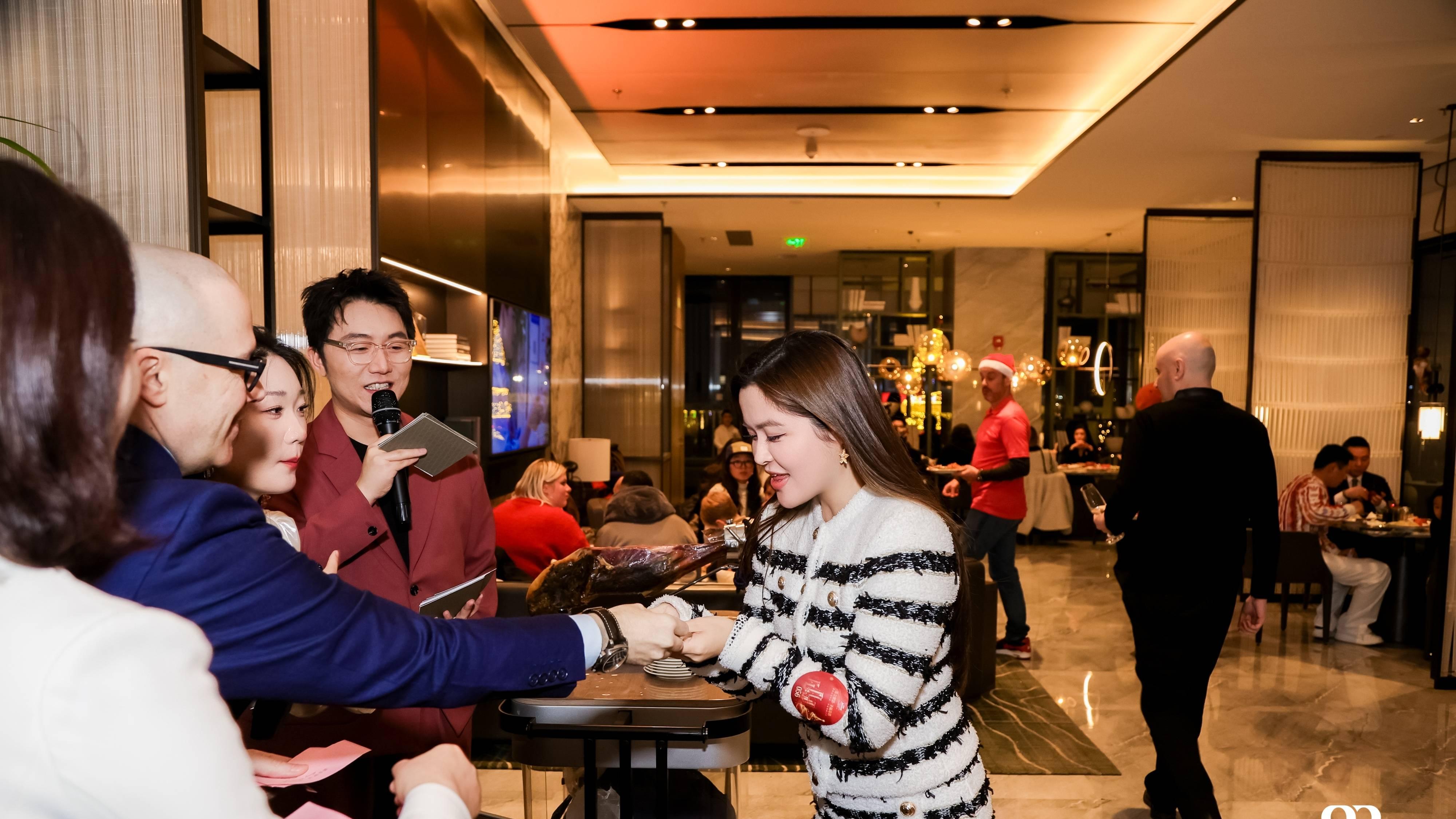 杭州万豪行政公寓 【鎏金絮语 圣诞奇遇】圣诞亮灯仪式