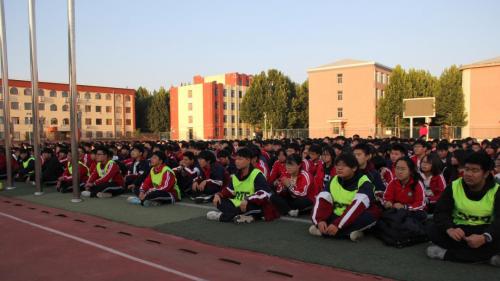 拳风携韵展英姿，武动校园承非遗——香河县职教中心“非遗通臂拳进校园”活动渐进举行