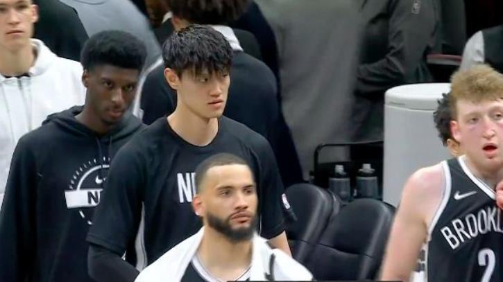 曾凡博无缘NBA首秀，留在篮网可能性不大；杨瀚森队内赛表现出众