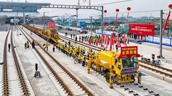 铁脉纵横铸国魂——中铁三局助力国家高铁营业里程突破5万公里