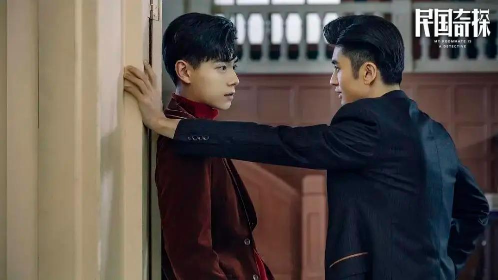 《民国奇探》这部轻喜悬疑剧，凭 “不费脑爽感” 火了 4 年