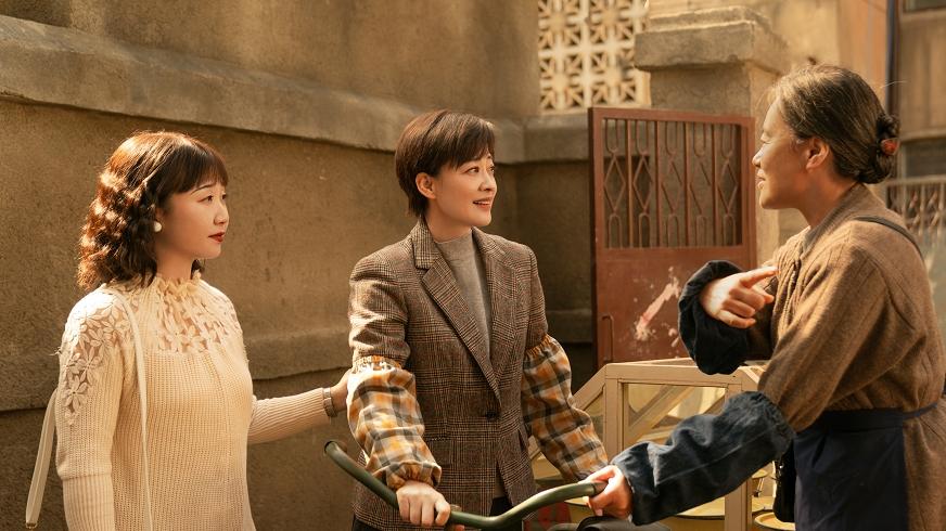 《六姊妹》第30集：家文老范领证，汤振民突然去世，小玲二胎产女