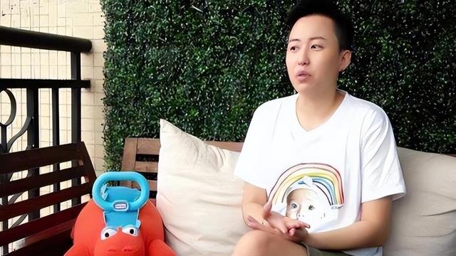 从全网追捧到万人唾骂！叶海洋被曝与女友同居 公司直播间遭退货潮