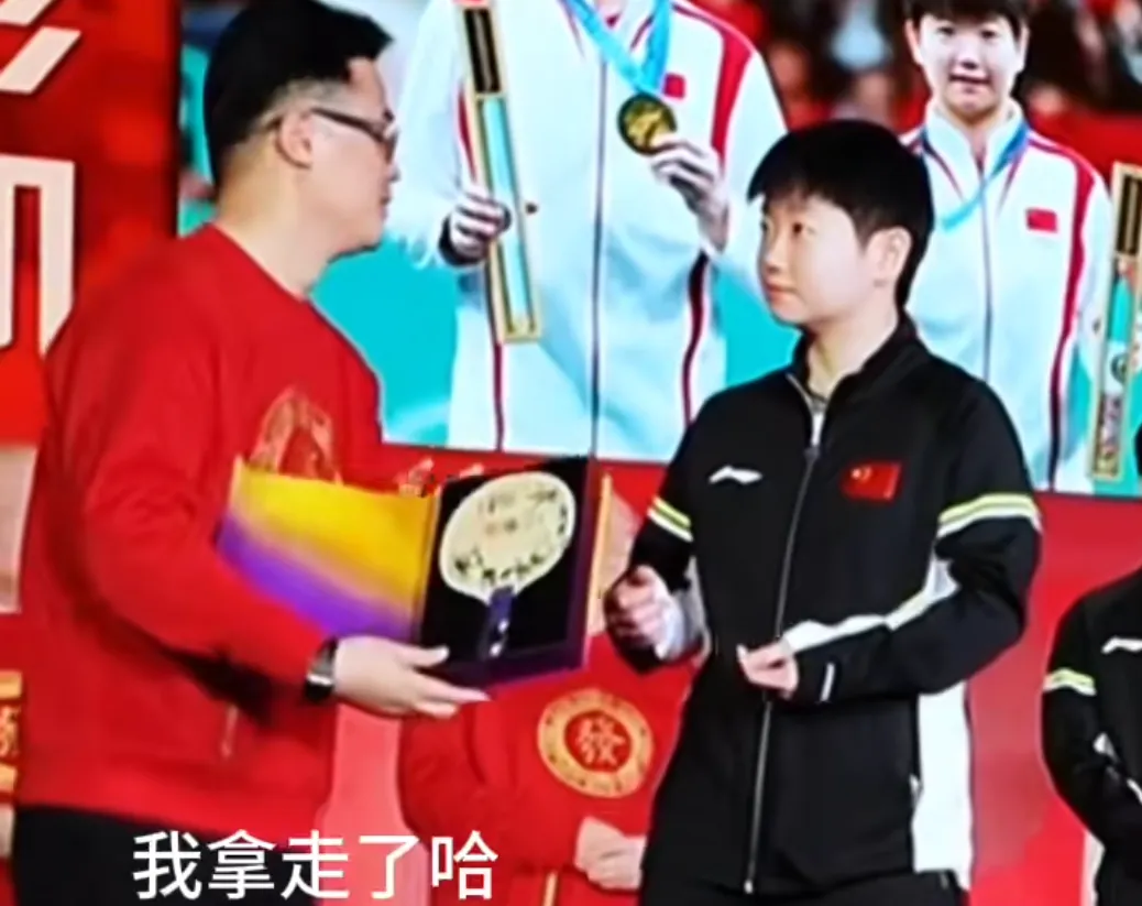 李宁为何偏爱孙颖莎？三大细节揭示她的独特魅力！登上《ELLE》封面，时尚与体育如此融合