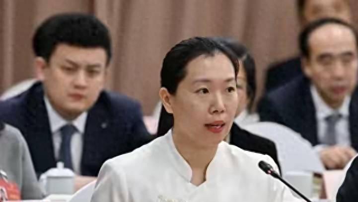 37岁李晓霞近况：最好的朋友是陈梦，嫁给普通人，如今成二胎妈妈