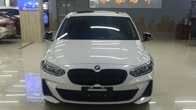 曜夜白骑，速度与激情的梦想之选——二手宝马1系125i M运动版